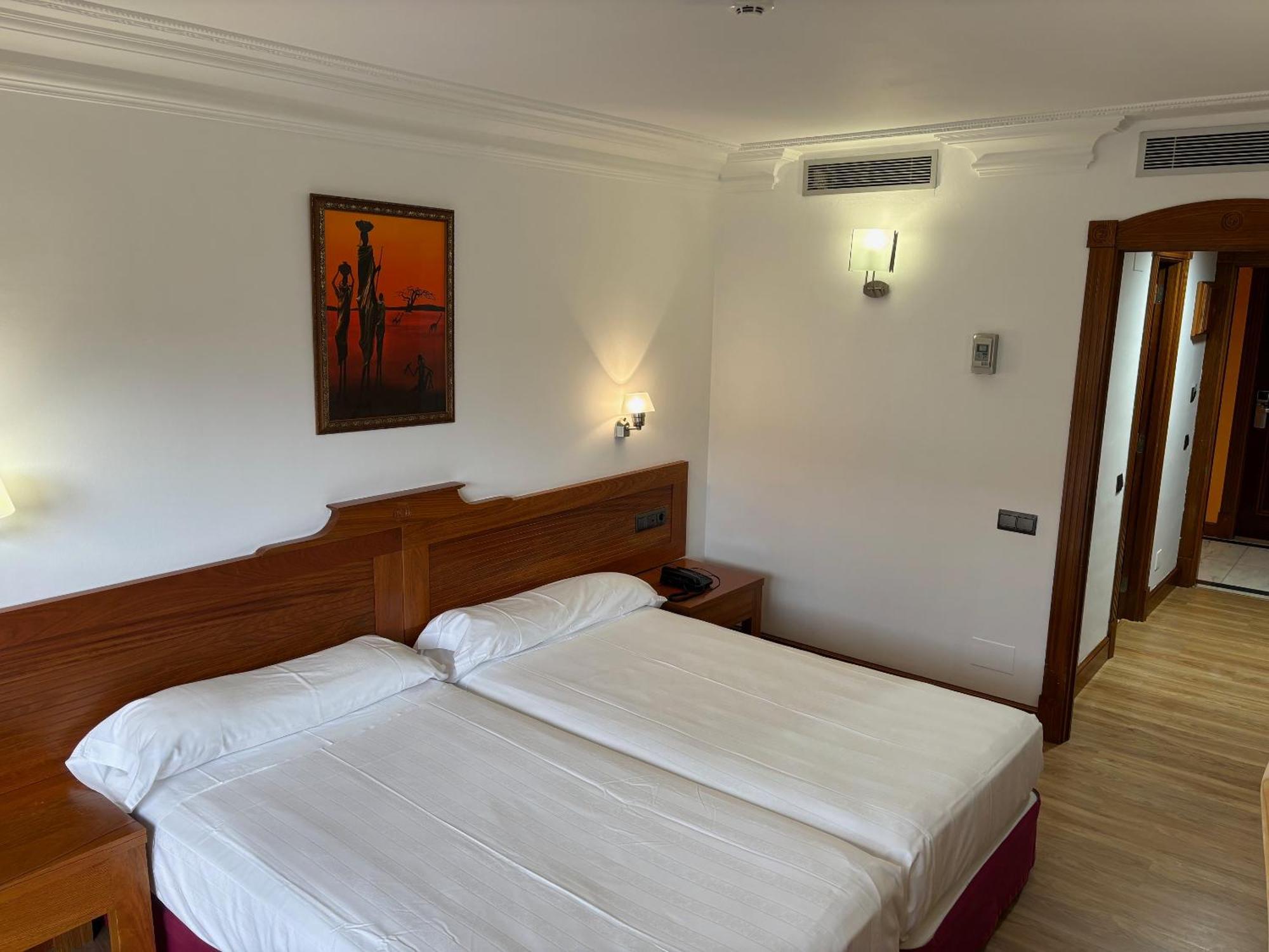 Gran Hotel Liber & Spa Playa Golf Noja Esterno foto